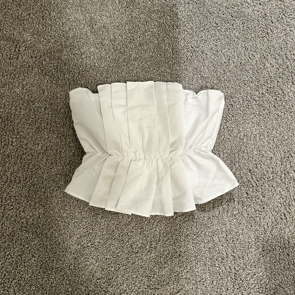 Pleated crop top - Picture 1 of 2